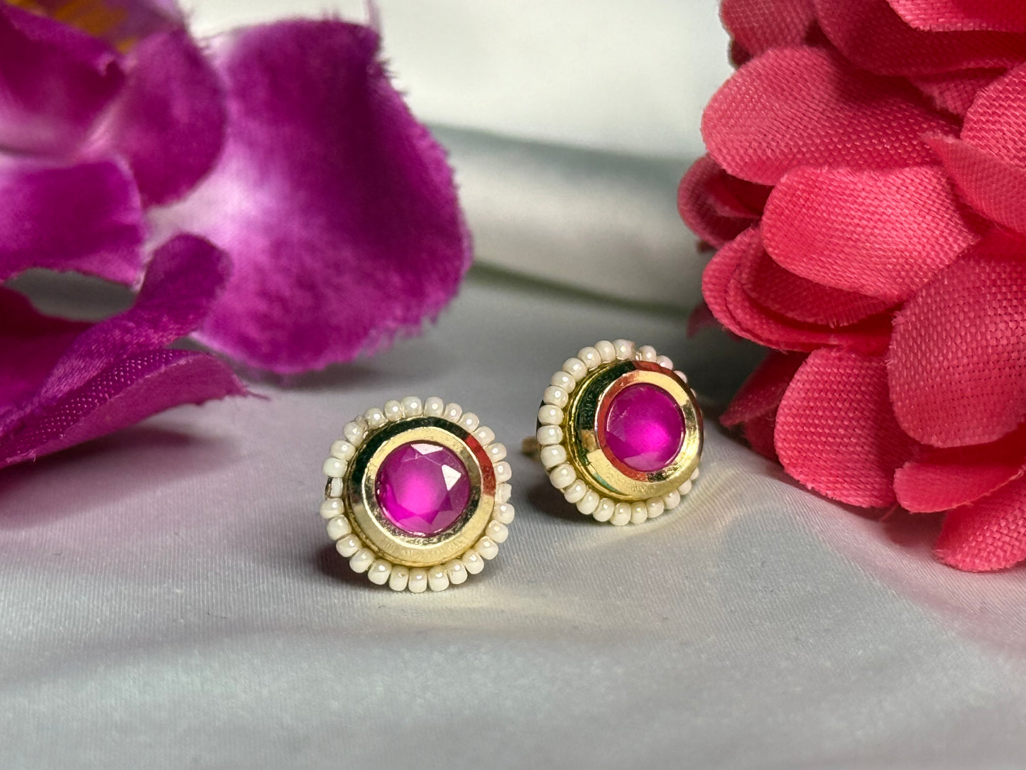 Gulabi studs