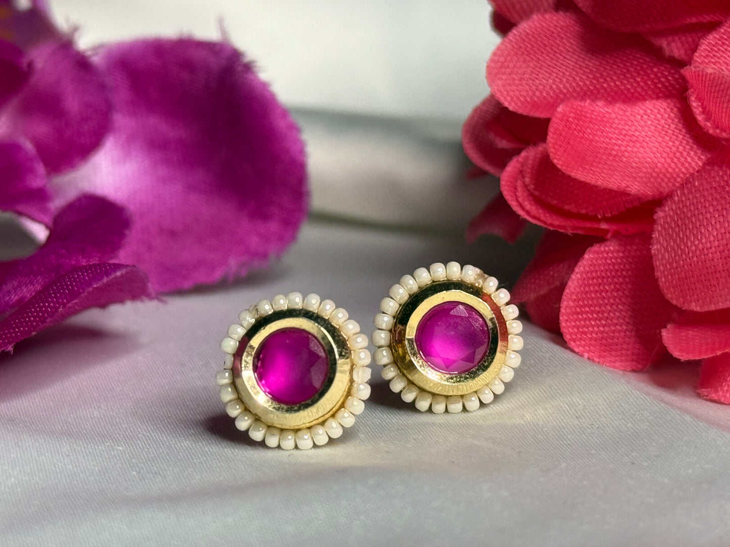 Gulabi studs