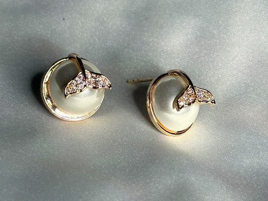 Ocean Whispers studs