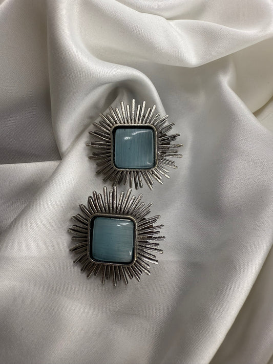 Sky flare Studs (sky blue )