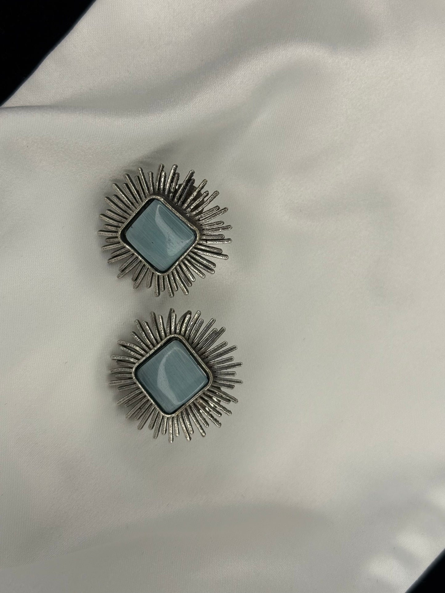 Sky flare Studs (sky blue )